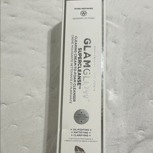 GLAMGLOW Cleanser & Exfoliant White and Gray